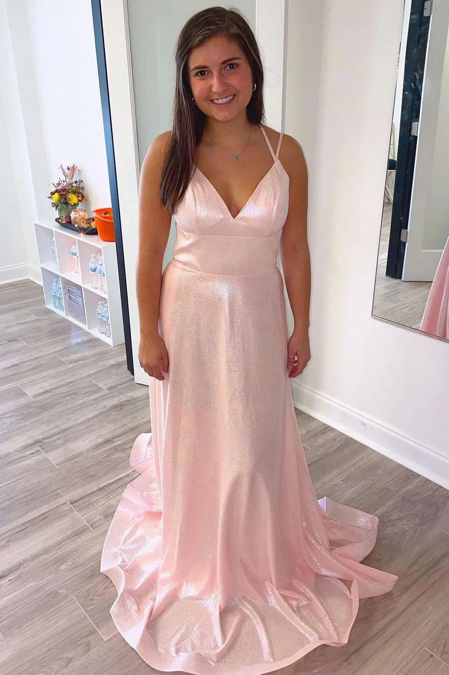 Vestido de fiesta con escote en V y espalda con cordones